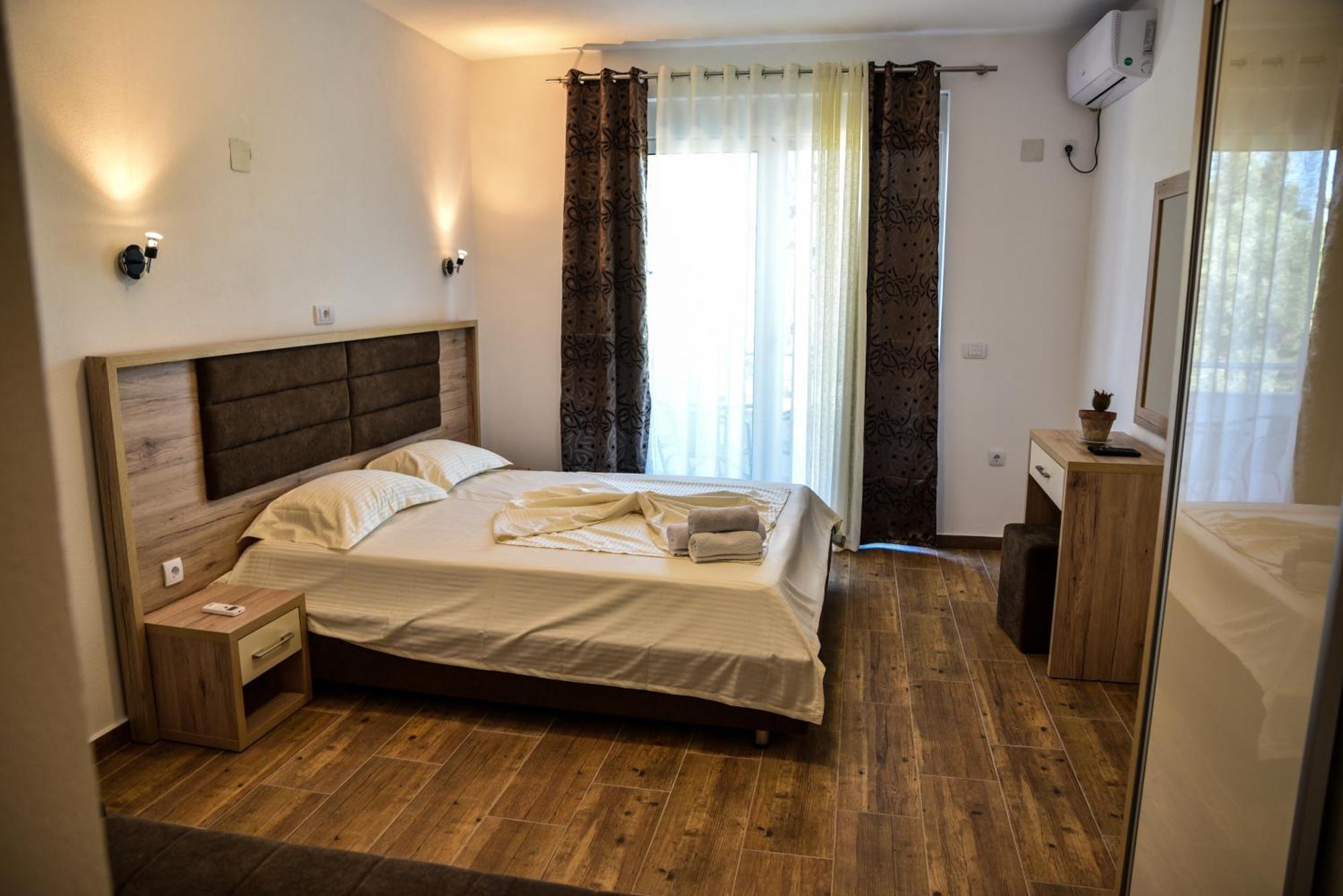 Casa Sinani Hotel Улцин Екстериор снимка