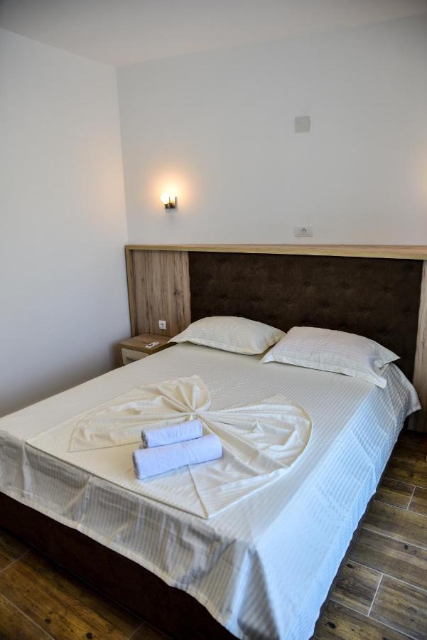 Casa Sinani Hotel Улцин Екстериор снимка