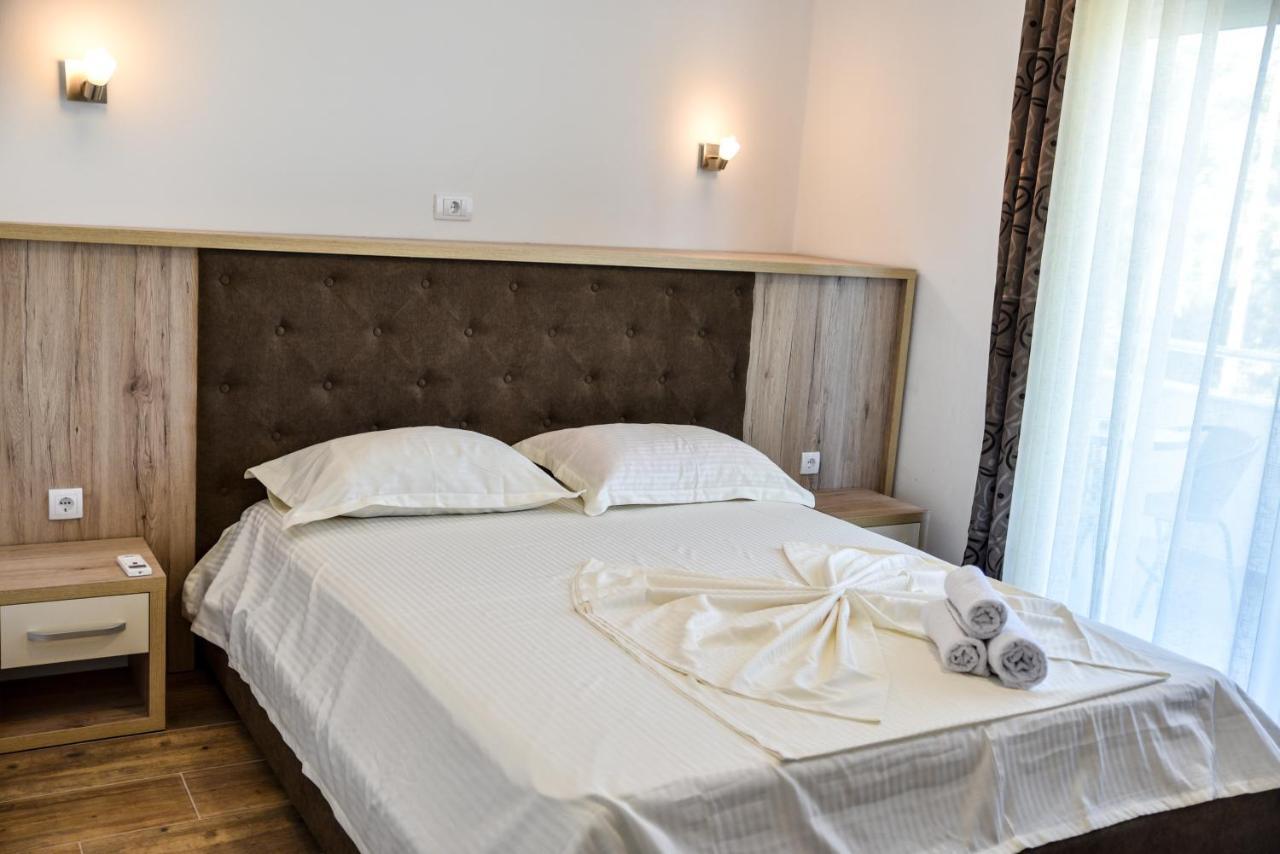 Casa Sinani Hotel Улцин Екстериор снимка