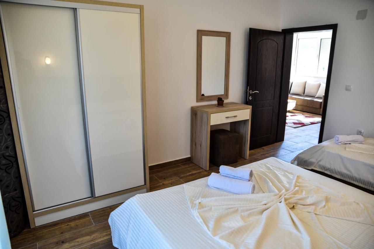 Casa Sinani Hotel Улцин Екстериор снимка