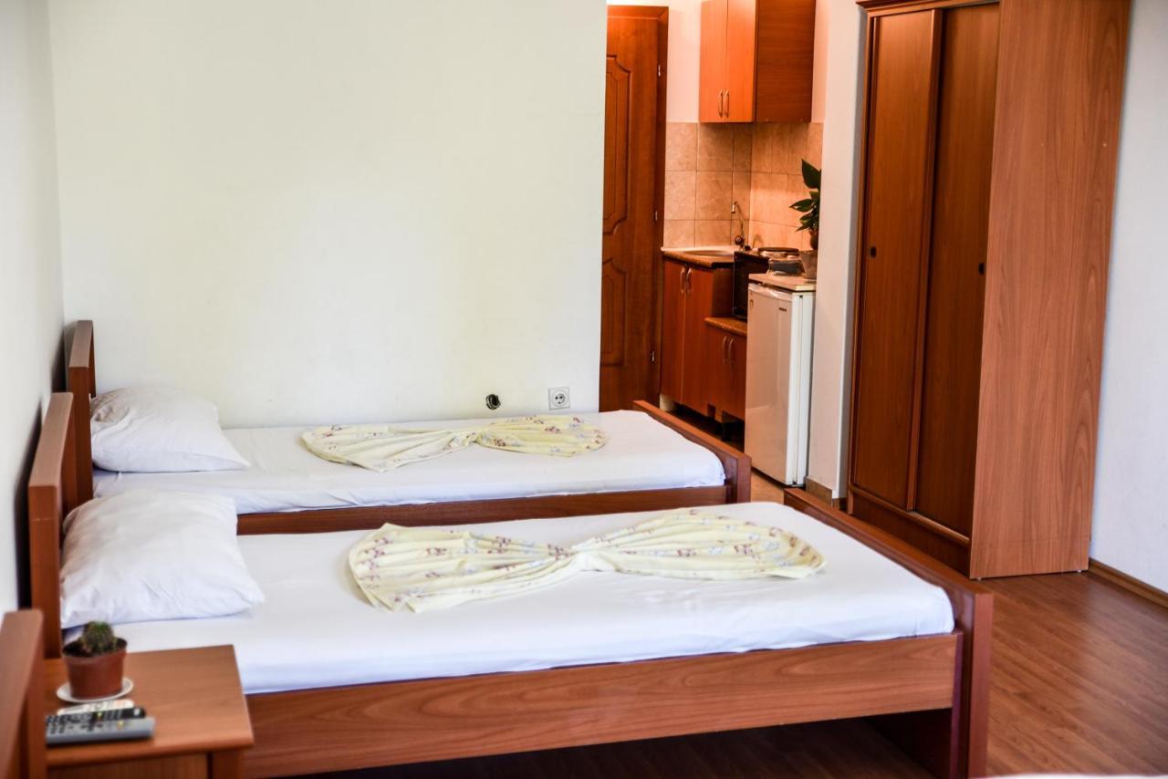 Casa Sinani Hotel Улцин Екстериор снимка