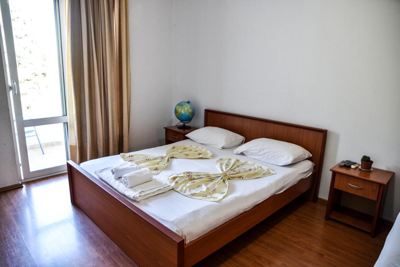 Casa Sinani Hotel Улцин Екстериор снимка