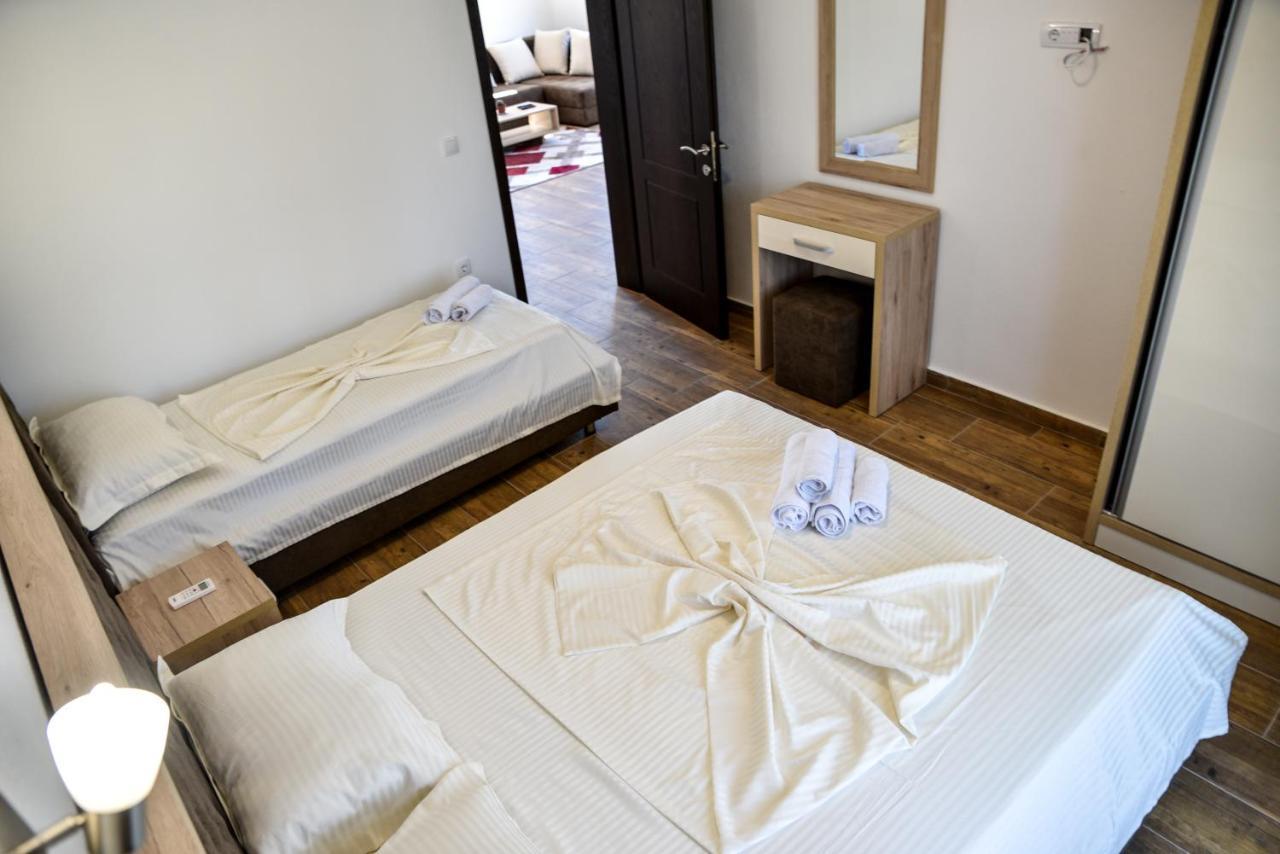 Casa Sinani Hotel Улцин Екстериор снимка
